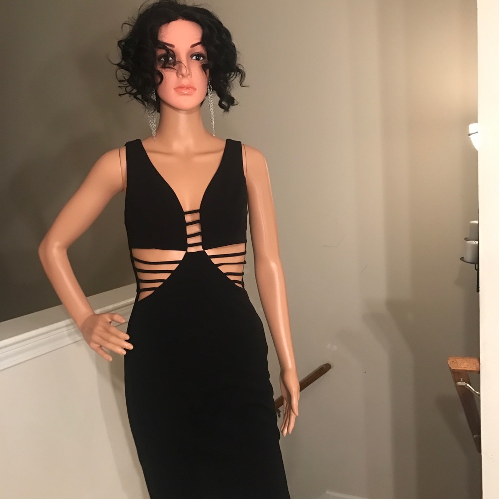 Windsor, black dress